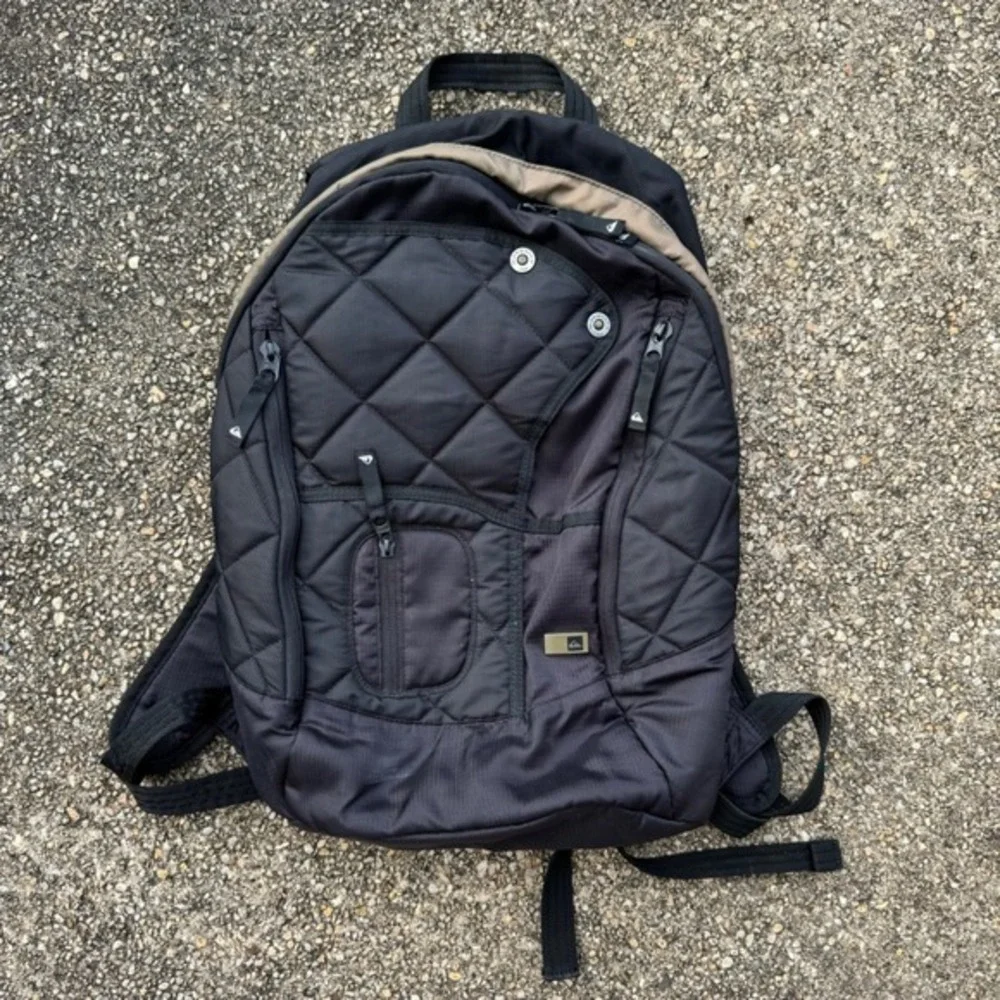 Quiksilver Quilted‎ Backpack Black Travel School Outdoor Bag Vintage